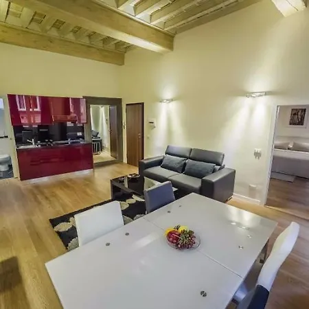 아파트 Hemeras Boutique House Pepi *